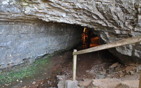 America’s Top 10 Most Haunted Locations 8 photo of entrance to the Bell Witch cave